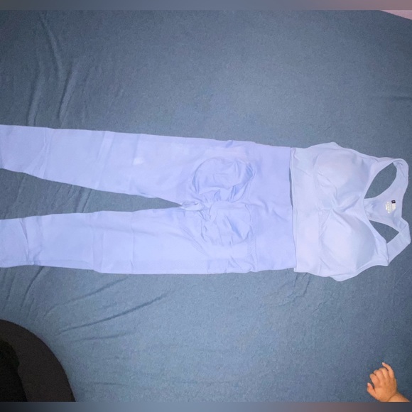 Gym outfit - Picture 1 of 1